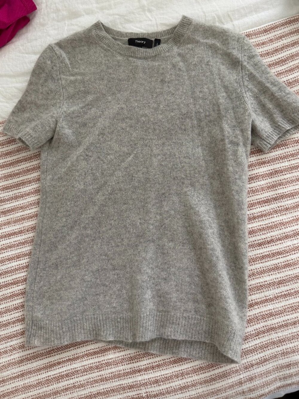 Theory 100% Cashmere Gray Short Sleeve Sweater Tee Size Small